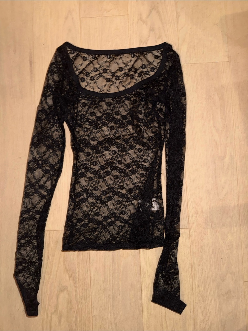 Women’s Black Lace Long-Sleeve Top